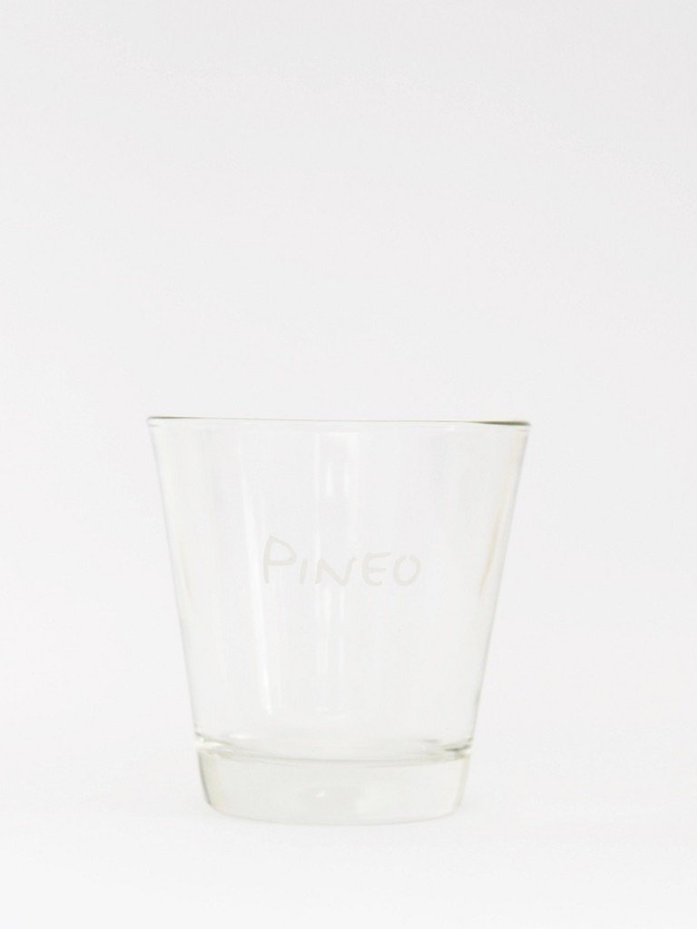 Vaso de agua de Pineo.