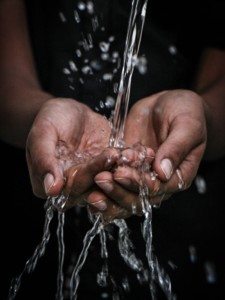 Què dona a l'aigua natural el seu sabor particular? El seu origen determina la seva personalitat.