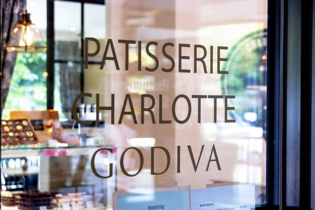 Pastelería Charlotte en el Donk Patio, Brasschaat, Belgien