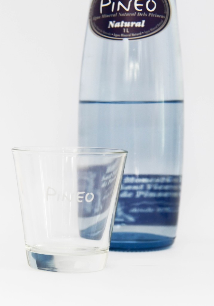 Das Quellwasser Pineo hat einen Trockenrückstand von 223mg/ Liter