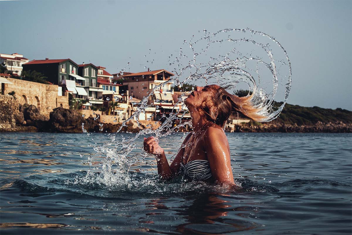 water-splash-with-hair